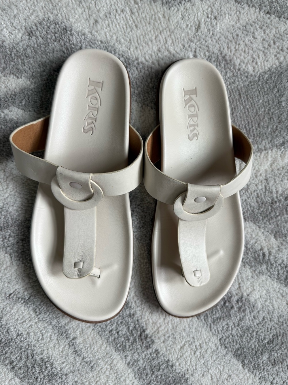 KORKS Audie Thong Sandal Size 8